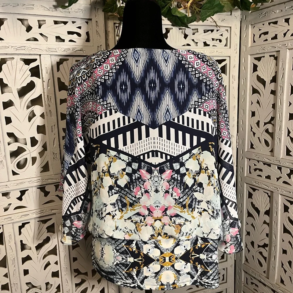 COCO BIANCO FANTASTIC WHITE WITH BLACK & BLUE MULTICOLOR DESIGN BOHO TOP - Picture 6 of 9